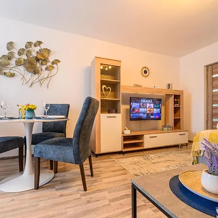 Luxury - Soarelui 10 Brasov