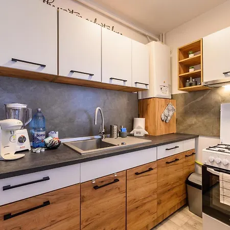 Luxury - Soarelui 10 * Brasov